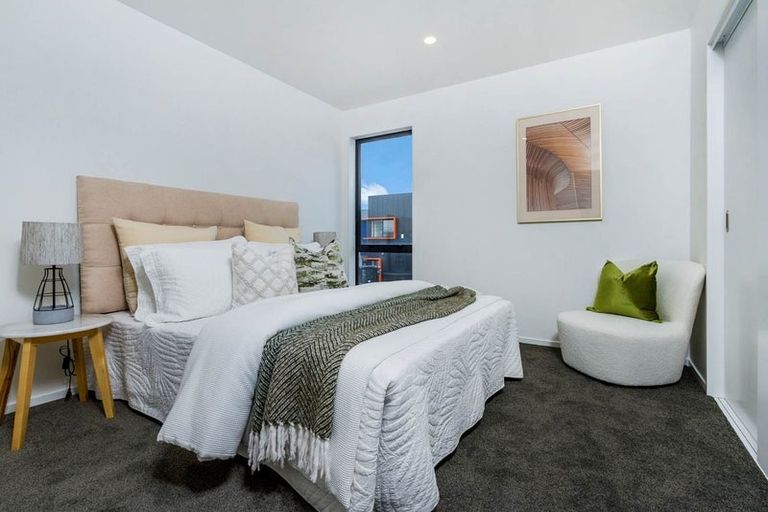 Photo of property in 5 Papa Takaro Lane, Flat Bush, Auckland, 2019