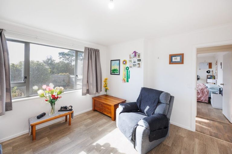 Photo of property in 12 Somerset Crescent, Highbury, Palmerston North, 4412