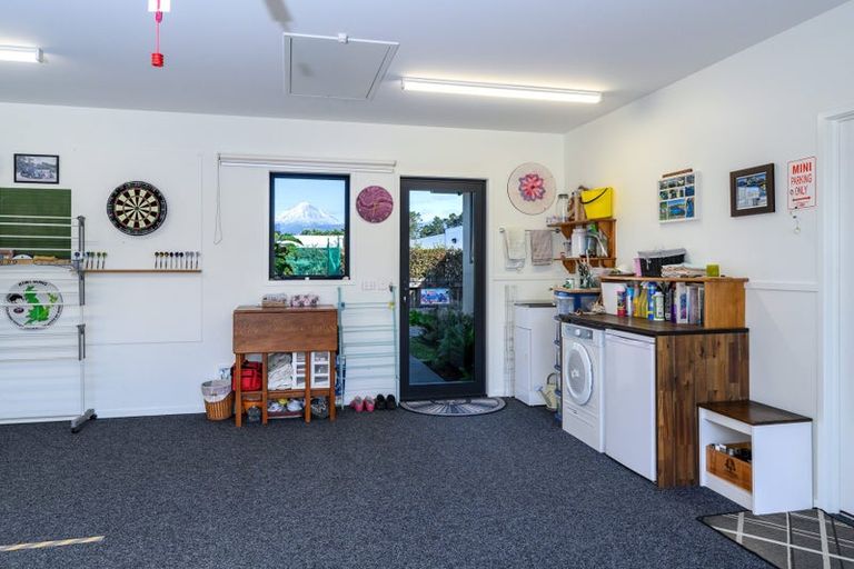 Photo of property in 30b Redwood Crescent, Hurdon, New Plymouth, 4310
