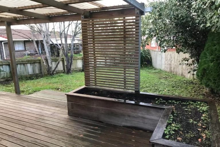 Photo of property in 57 View Road, Henderson, Auckland, 0612