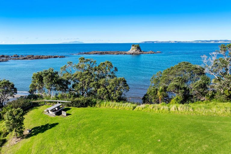 Photo of property in 1 Spray Crescent, Leigh, 0985