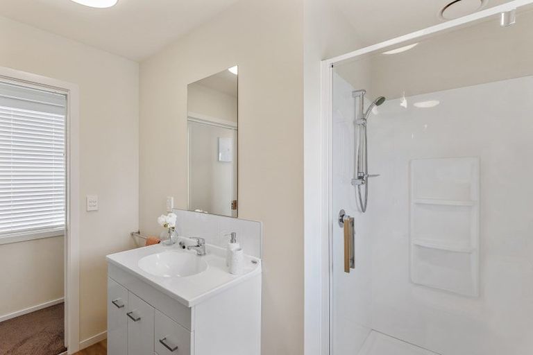 Photo of property in 12 Searells Road, Strowan, Christchurch, 8052