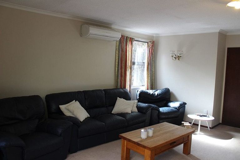 Photo of property in 17 Ashfield Place, Ilam, Christchurch, 8041