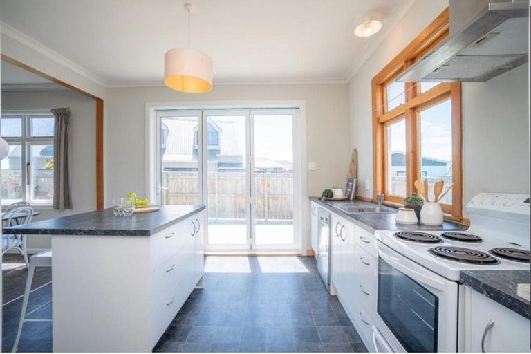 Photo of property in 98 Kelvin Grove Road, Kelvin Grove, Palmerston North, 4414