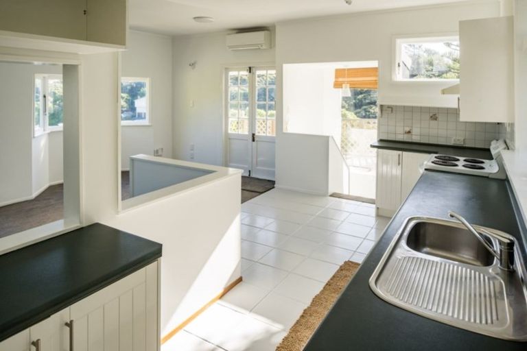 Photo of property in 84 Cluny Road, Plimmerton, Porirua, 5026