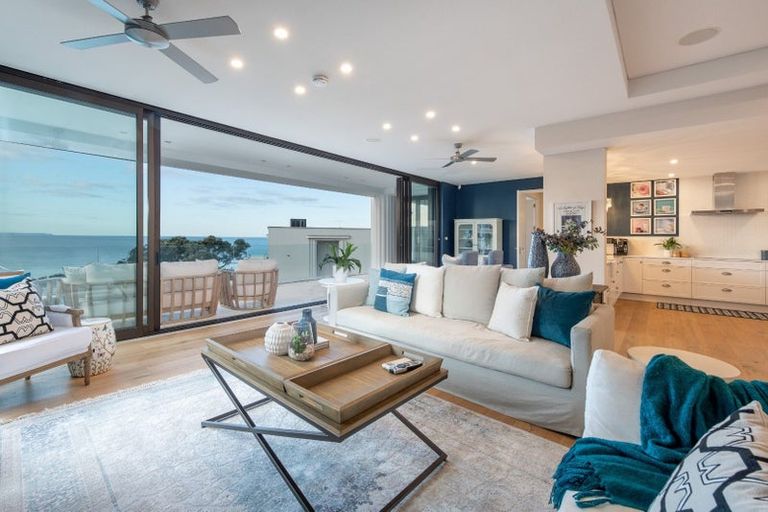 Photo of property in 2/214a Lake Road, Hauraki, Auckland, 0622