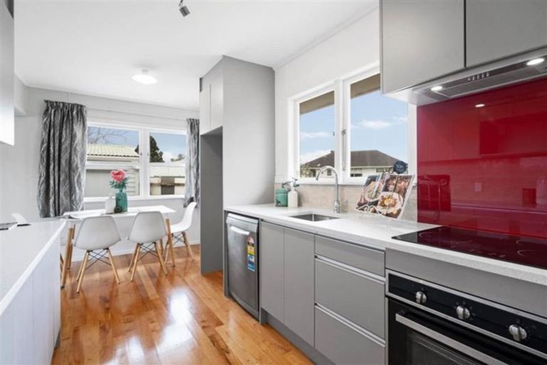 Photo of property in 8 Haddon Street, Mangere East, Auckland, 2024