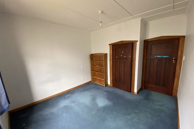 Photo of property in 94 Endeavour Street, Lyall Bay, Wellington, 6022