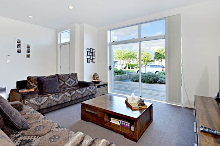 Photo of property in 14 Mcginty Street, Takanini, 2112