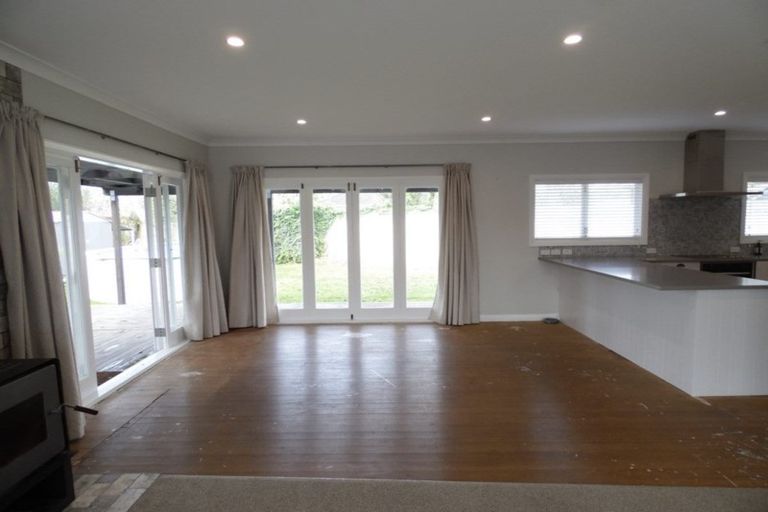 Photo of property in 122 Awaroa Road, Helensville, 0800