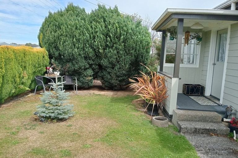 Photo of property in 1a Main Road, Tuatapere, 9620