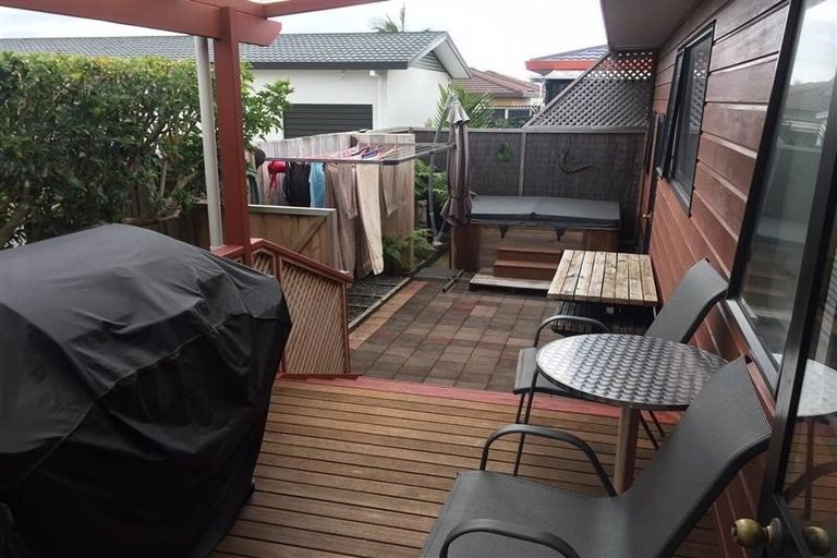 Photo of property in 1/143 Centreway Road, Orewa, 0931