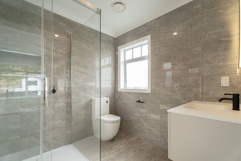 Photo of property in 28 Farnworth Terrace, Churton Park, Wellington, 6037