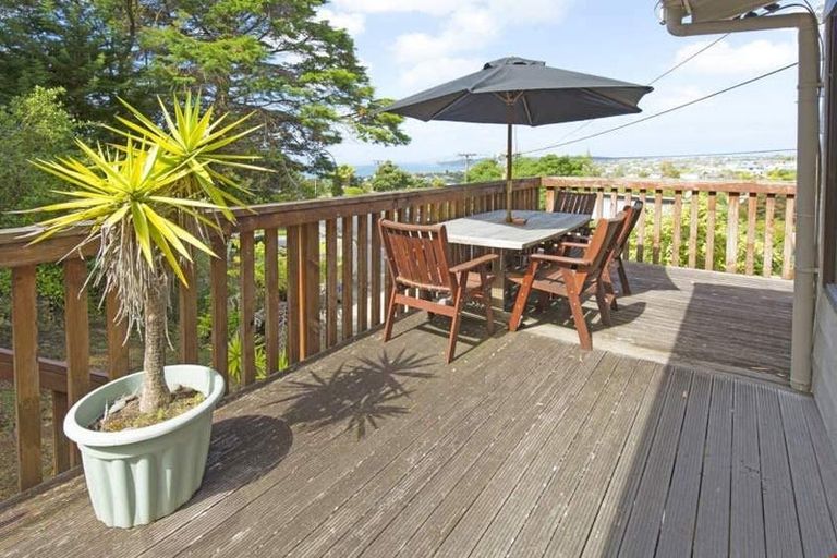 Photo of property in 23 Elliston Crescent, Stanmore Bay, Whangaparaoa, 0932