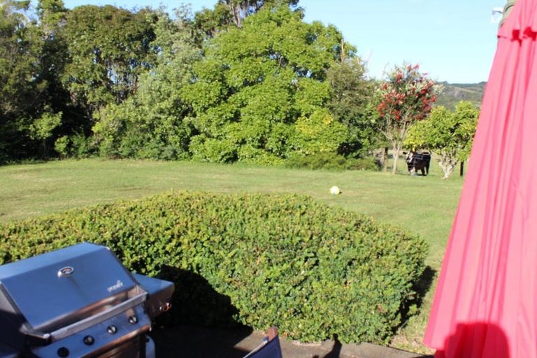 Photo of property in 38 Henson Road, Whitford, Howick, 2571