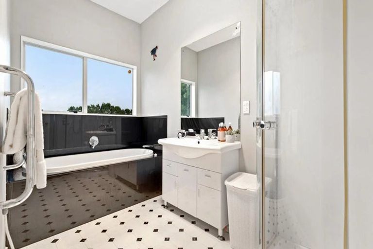 Photo of property in 86 Trig Road, Whenuapai, Auckland, 0618