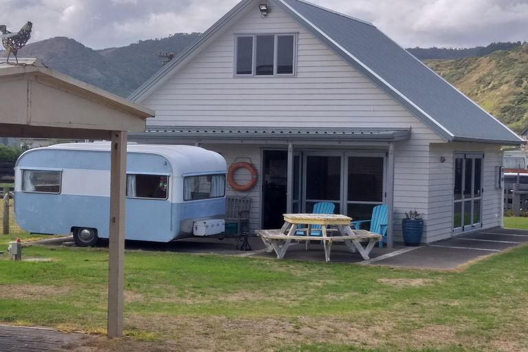 Photo of property in 25 Westside Road, Port Waikato, Tuakau, 2695