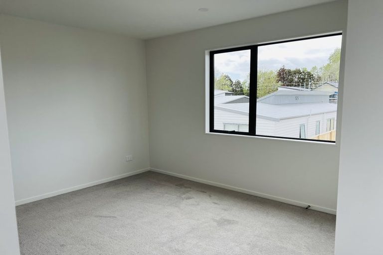 Photo of property in 24 Clayden Shuttleworth Street, Papakura, 2110