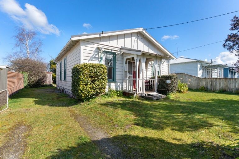 Photo of property in 28 Railway Crescent, Masterton, 5810