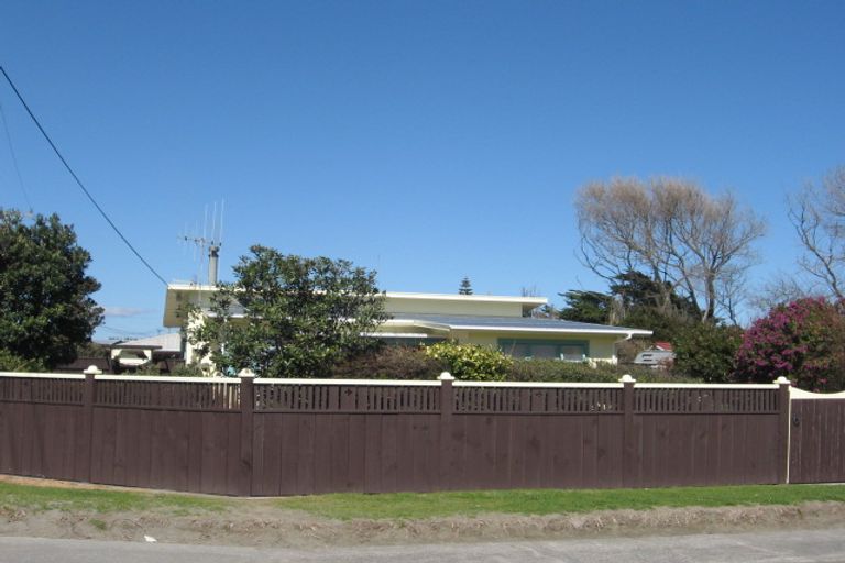 Photo of property in 21 Koputara Road, Himatangi Beach, Foxton, 4891