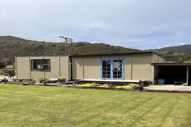 Photo of property in 12 Corbett Street, Hector, 7822