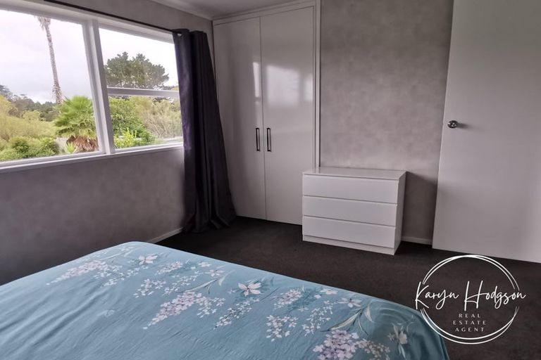 Photo of property in 9 Whaka Street, Maungaturoto, 0520