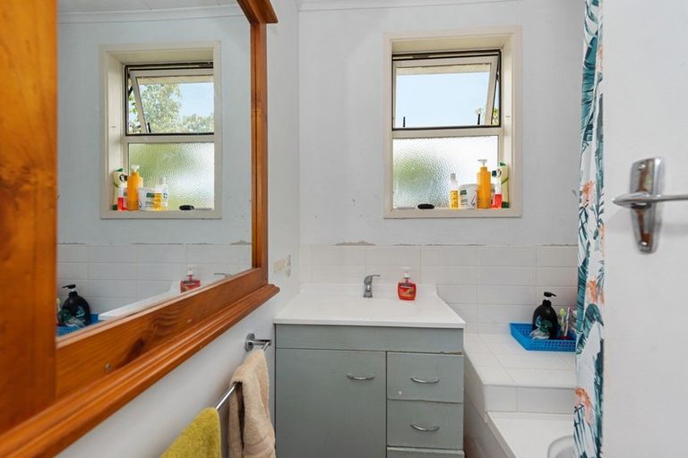 Photo of property in 81 Alfred Street, Fairfield, Hamilton, 3214