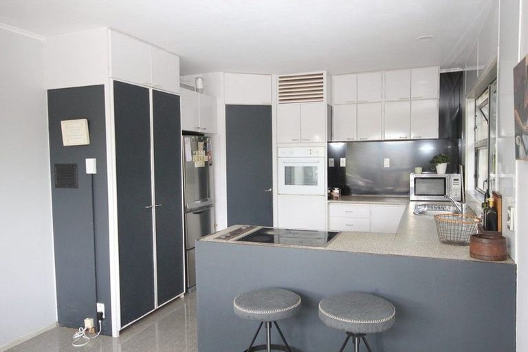 Photo of property in 2a Hammond Avenue, Hatfields Beach, Orewa, 0931