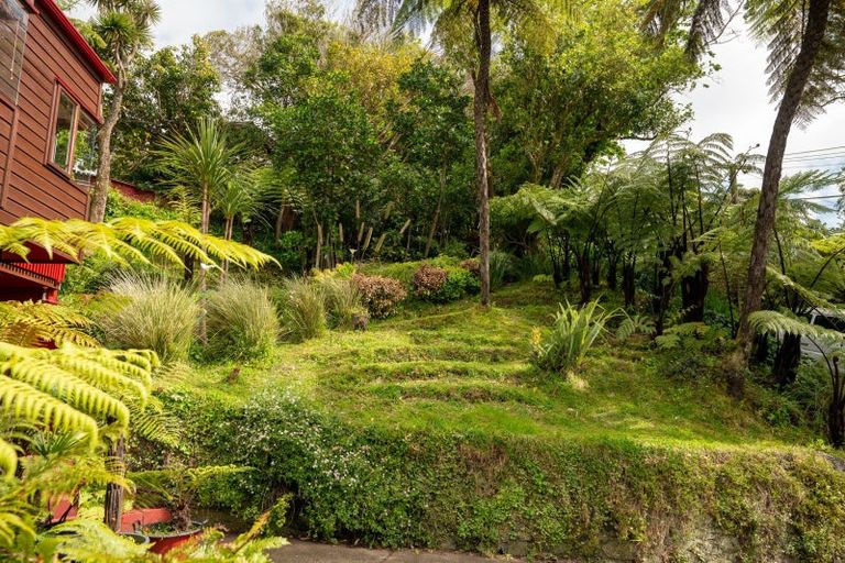 Photo of property in 6a Joll Street, Karori, Wellington, 6012