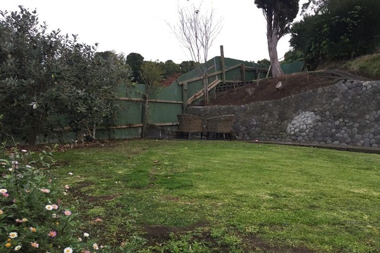 Photo of property in 128 Huatoki Street, Frankleigh Park, New Plymouth, 4310