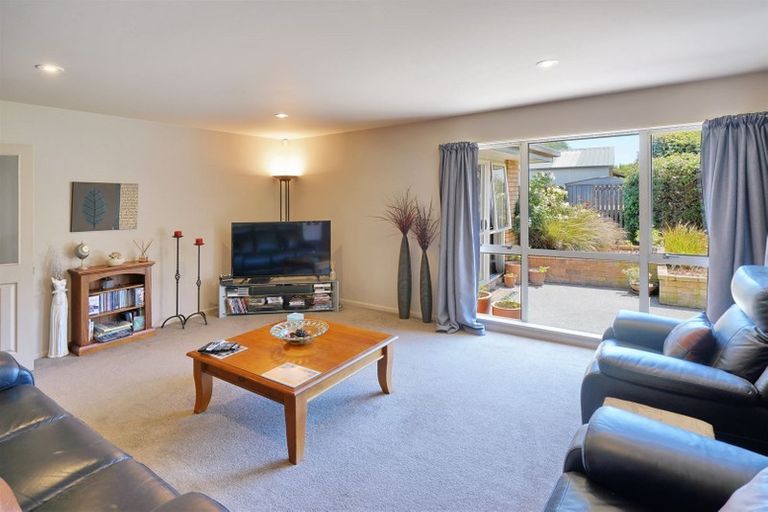 Photo of property in 34 Shenley Drive, Belfast, Christchurch, 8051