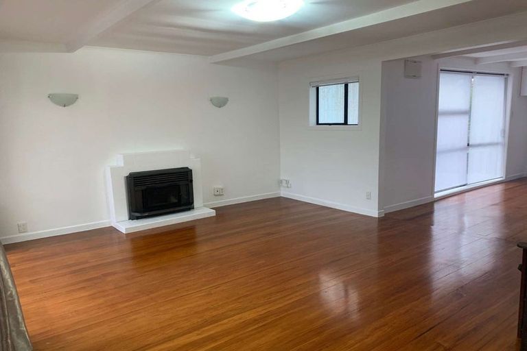 Photo of property in 25 Hillcrest Road, Hatfields Beach, Orewa, 0931