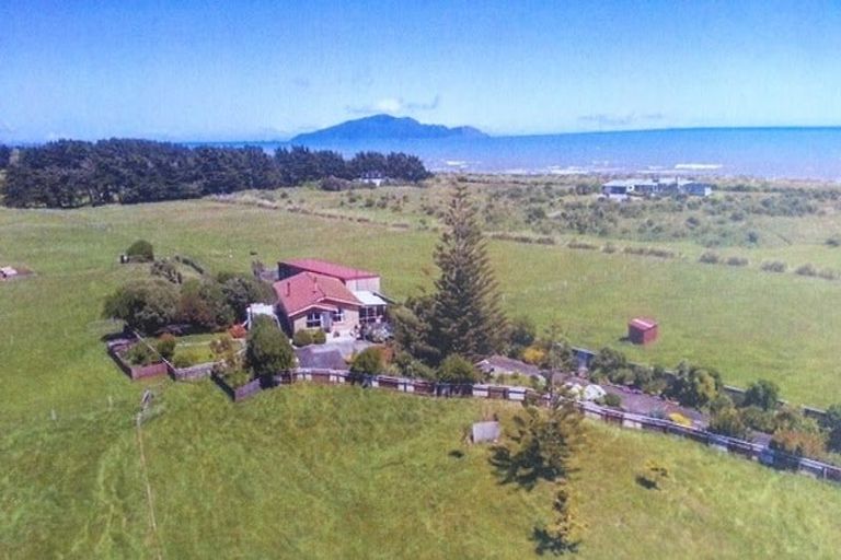 Photo of property in 189 Sims Road, Te Horo Beach, Otaki, 5581