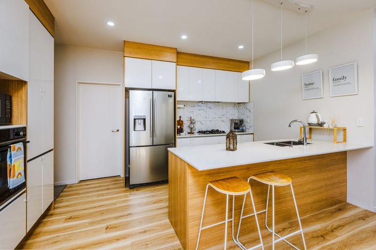 Photo of property in 10 Survila Street, Takanini, 2110