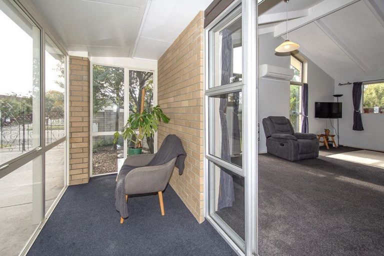 Photo of property in 17 Chadlington Street, Parklands, Christchurch, 8083