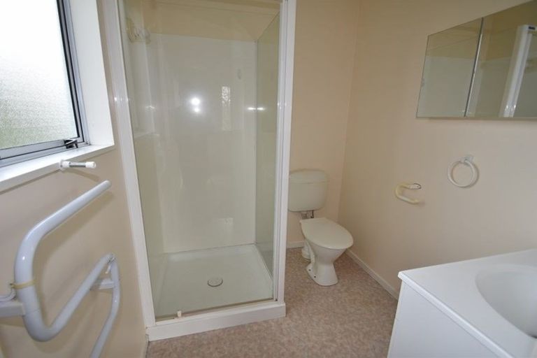 Photo of property in 2/2 Mcdowell Crescent, Hillcrest, Auckland, 0626