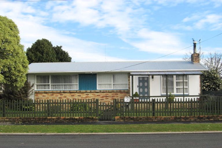 Photo of property in 19 Dalesford Street, Silverdale, Hamilton, 3216