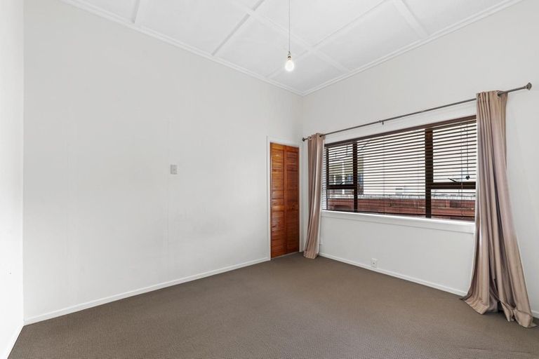 Photo of property in 3 Wharf Road, Te Atatu Peninsula, Auckland, 0610