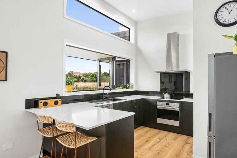 Photo of property in 34 Pourerere Road, Waipawa, 4271