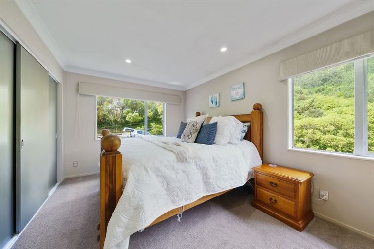 Photo of property in 9 Paremata Drive, Paremata, Porirua, 5024