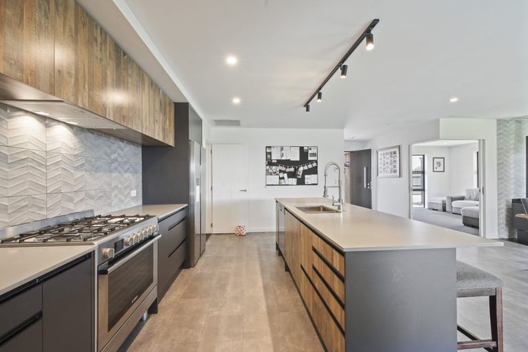 Photo of property in 80 Petries Road, Woodend, 7610