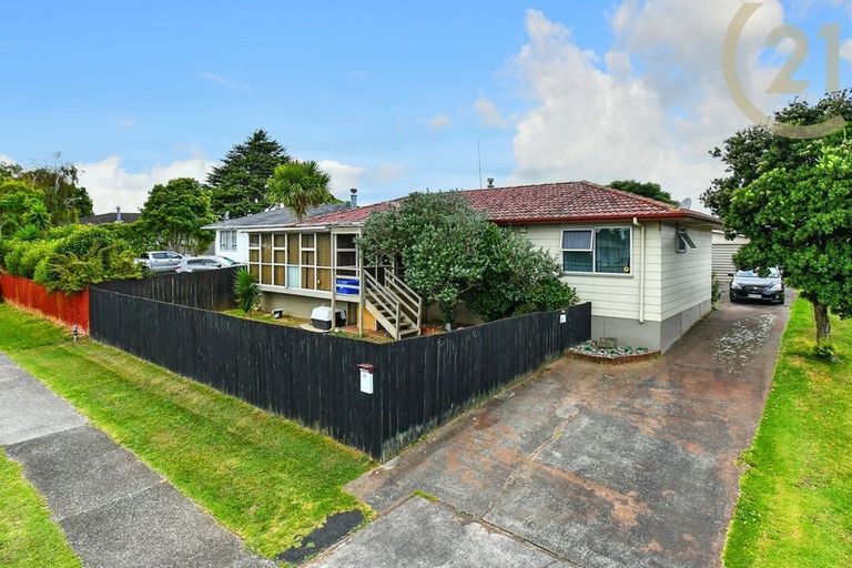 Photo of property in 11 Fairlight Place, Manurewa, Auckland, 2102