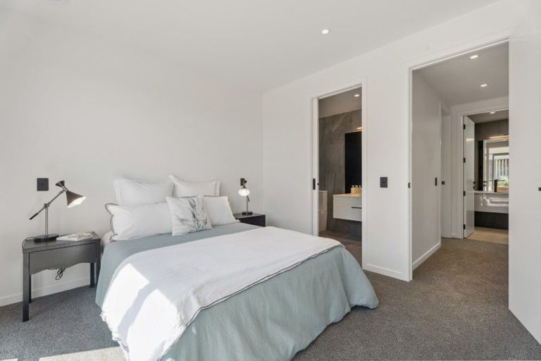 Photo of property in 21 Fenton Avenue, Wanaka, 9305