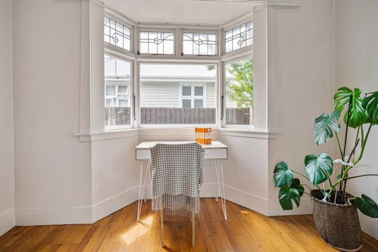 Photo of property in 132 Olliviers Road, Phillipstown, Christchurch, 8011