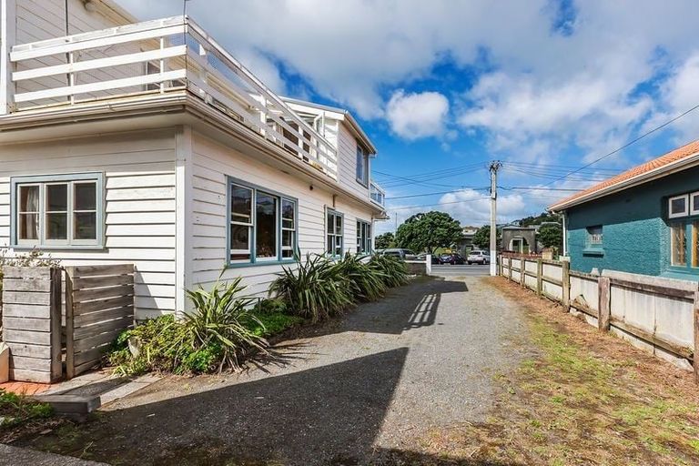 Photo of property in 26 Reef Street, Island Bay, Wellington, 6023