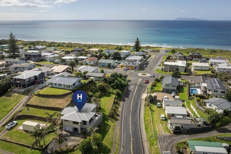 Photo of property in 45 Hanlen Avenue, Waihi Beach, 3611