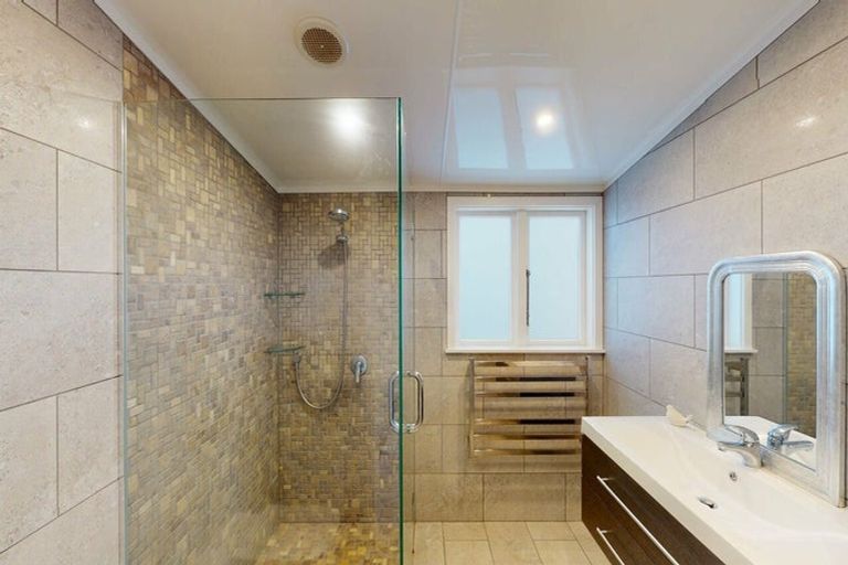 Photo of property in 15 Selwyn Terrace, Thorndon, Wellington, 6011