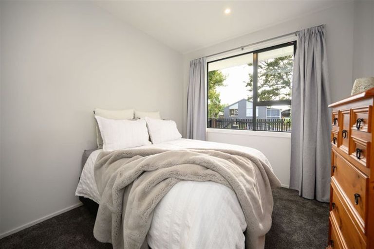 Photo of property in 6 Bidwell Place, Hillmorton, Christchurch, 8025