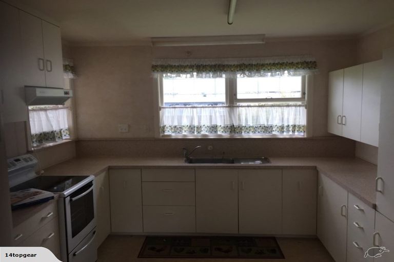 Photo of property in 180 Matai Road, Raumati Beach, Paraparaumu, 5032