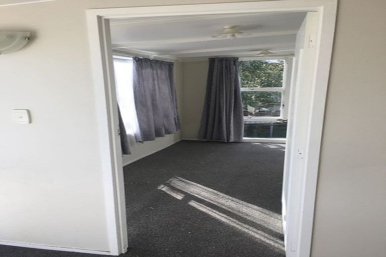 Photo of property in 1/34 Orams Road, Hillpark, Auckland, 2102